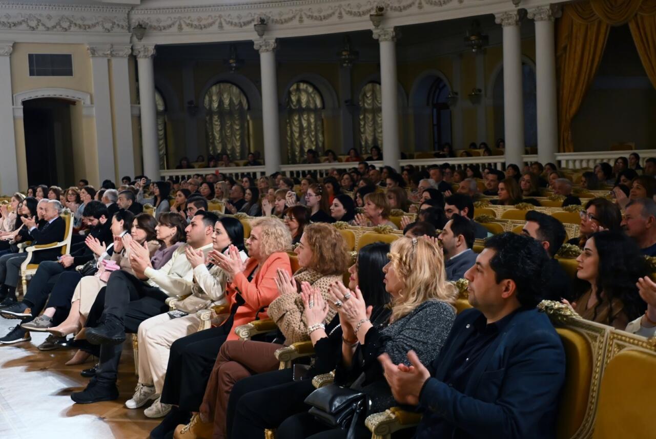 Известные музыканты из Азербайджана и Турции - Егана Ахундова и Гюльсин Онай выступили с блестящей программой