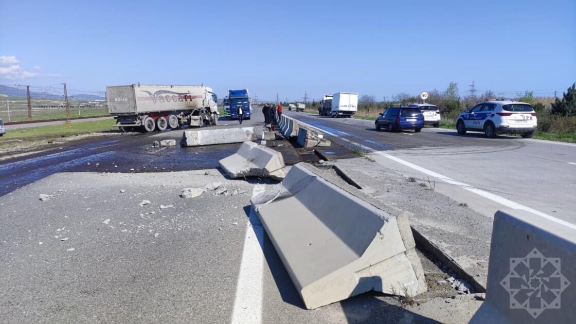 Серьезное ДТП на трассе Баку-Губа,