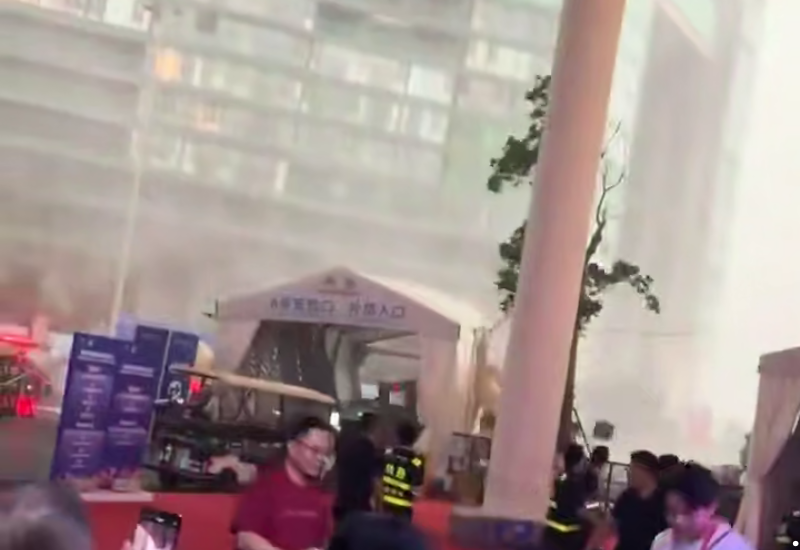 Мощный шторм обрушился на городской округ в Китае