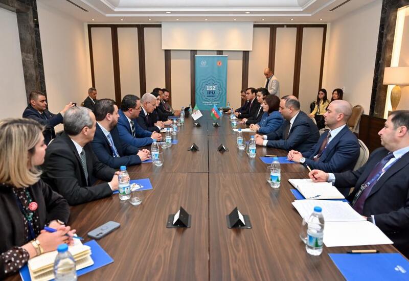 Председатели парламентов Азербайджана и Алжира обсудили укрепление двусторонних связей