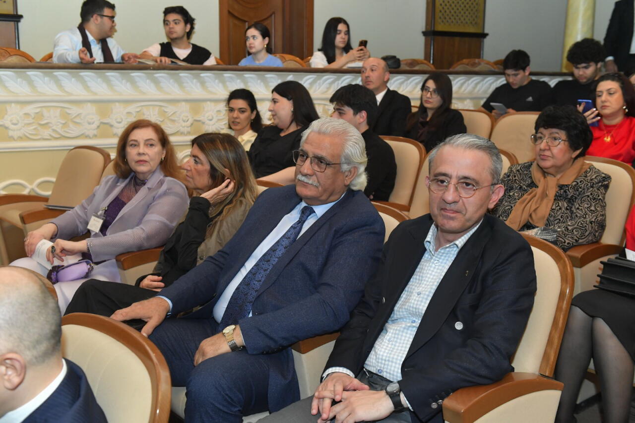 Из Кыргызстана в Азербайджан с любовью: Душевная история Данияра и Джамили встречена овациями