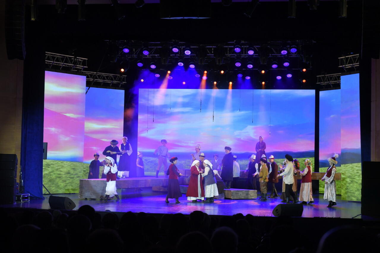 Из Кыргызстана в Азербайджан с любовью: Душевная история Данияра и Джамили встречена овациями