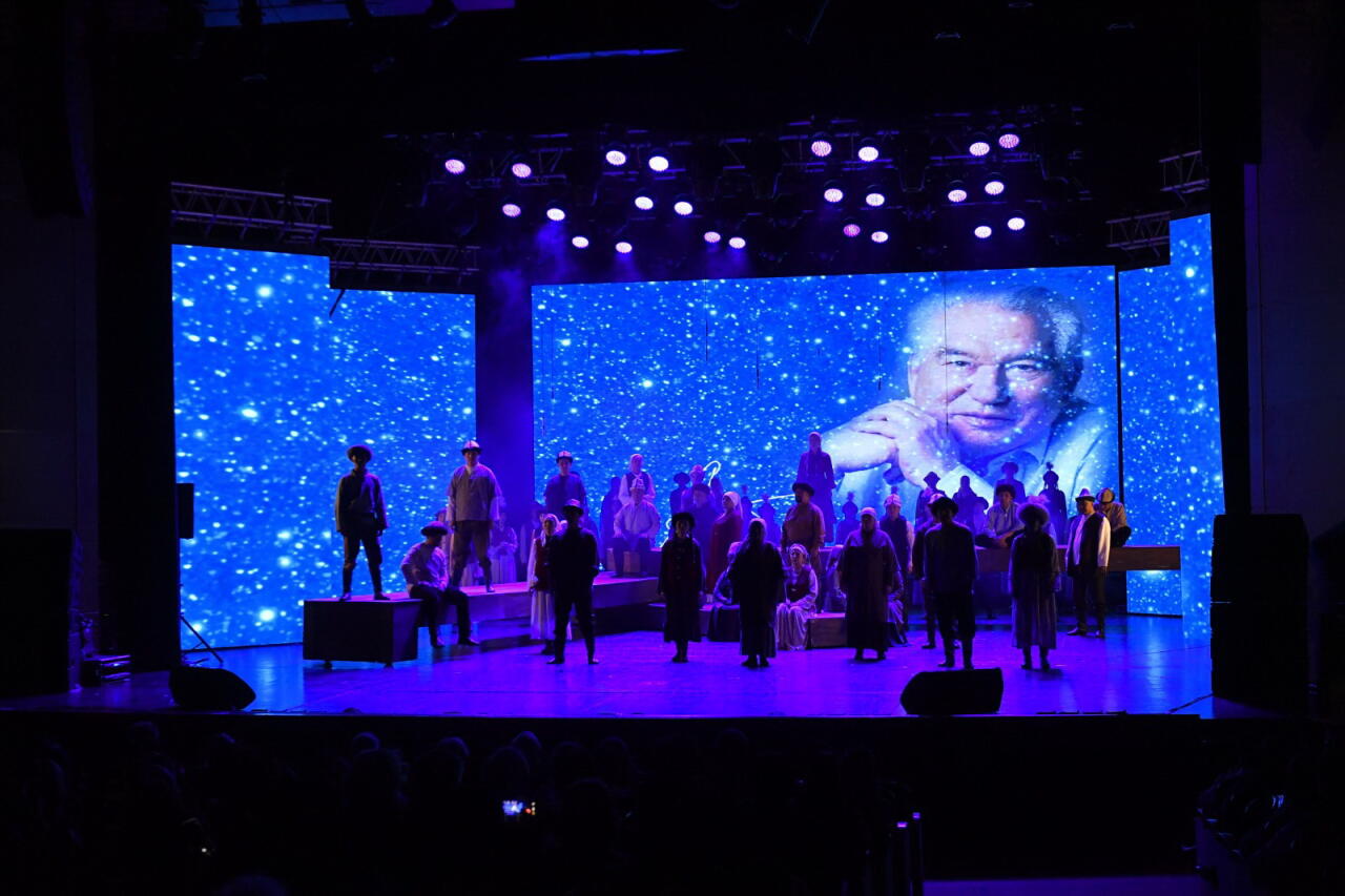 Из Кыргызстана в Азербайджан с любовью: Душевная история Данияра и Джамили встречена овациями