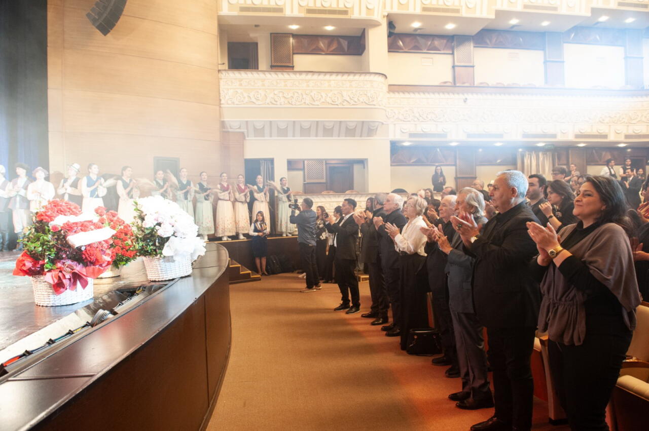 Из Кыргызстана в Азербайджан с любовью: Душевная история Данияра и Джамили встречена овациями