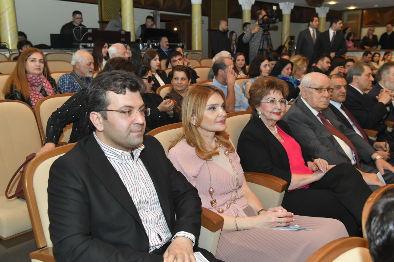 Из Кыргызстана в Азербайджан с любовью: Душевная история Данияра и Джамили встречена овациями