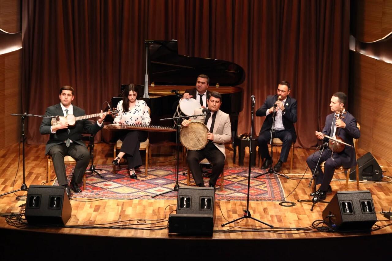 В Международном центре мугама прошел вечер, посвященный вкладу деятелей культуры в национальное наследие