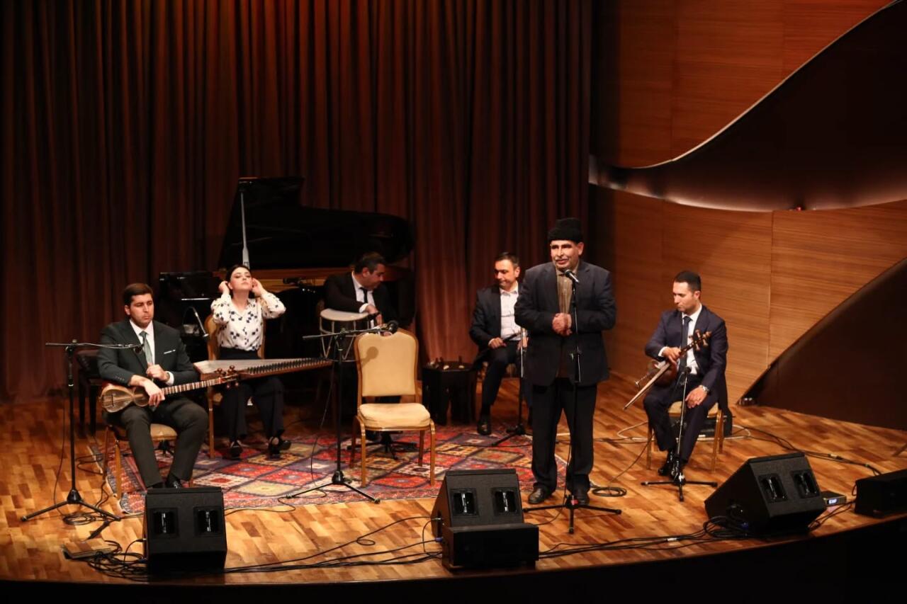 В Международном центре мугама прошел вечер, посвященный вкладу деятелей культуры в национальное наследие