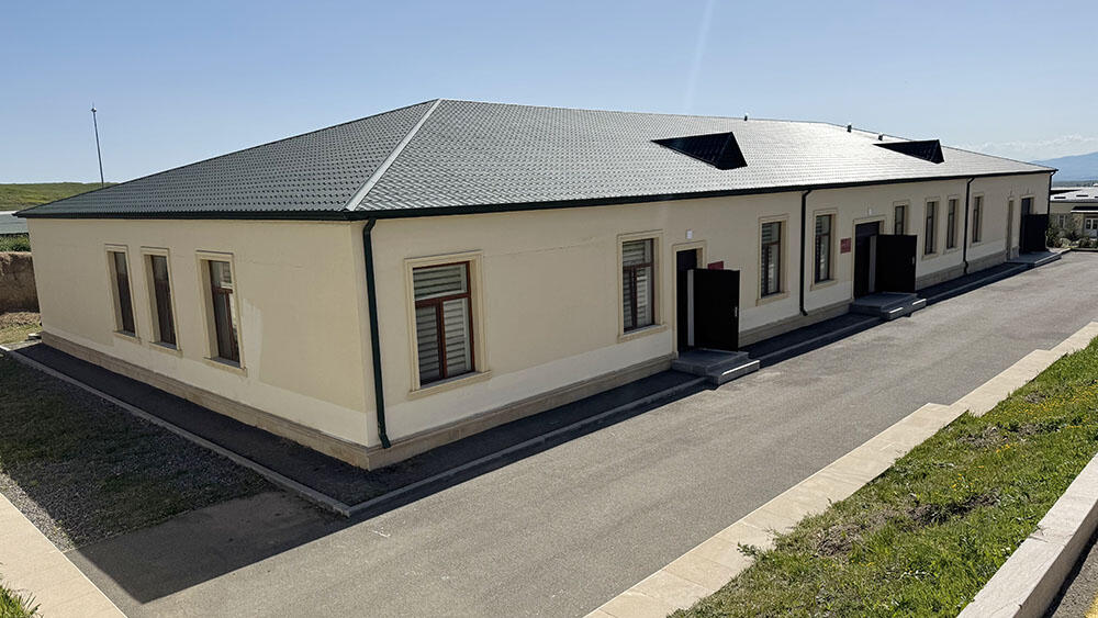 Закир Гасанов встретился с личным составом, несущим службу на освобождённых территориях