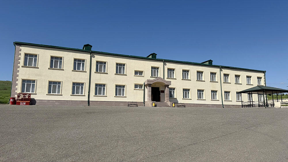 Закир Гасанов встретился с личным составом, несущим службу на освобождённых территориях