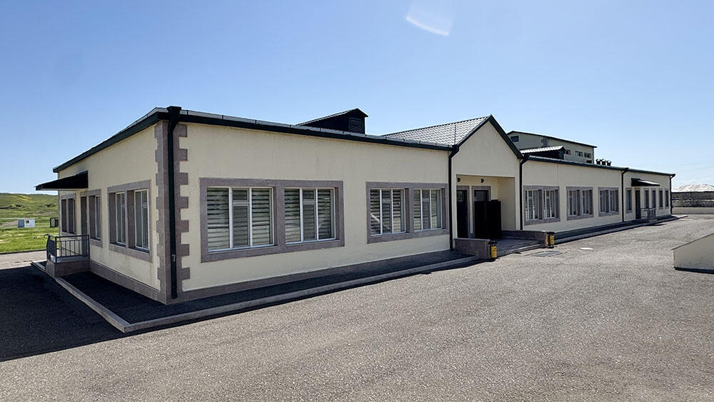 Закир Гасанов встретился с личным составом, несущим службу на освобождённых территориях