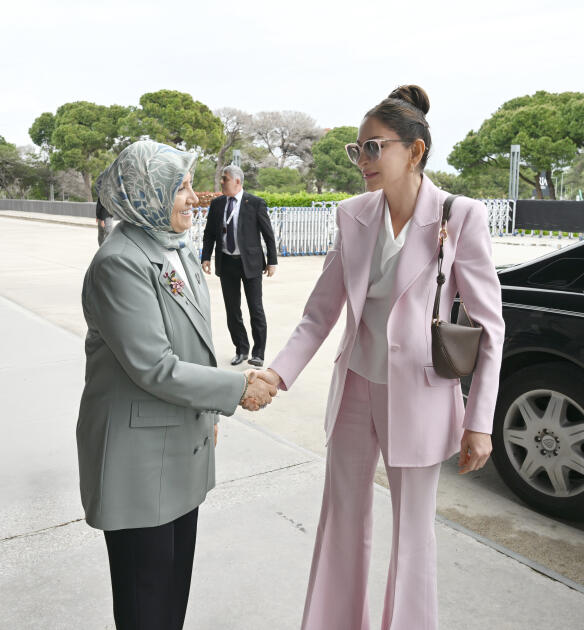 Azərbaycanın birinci xanımı Mehriban Əliyeva Antalyada “Fələstində sülh naminə birləşərək: Təhsil sisteminin məhv edilməsi ilə mübarizə və gələcəyin qorunması” adlı paneldə iştirak edib