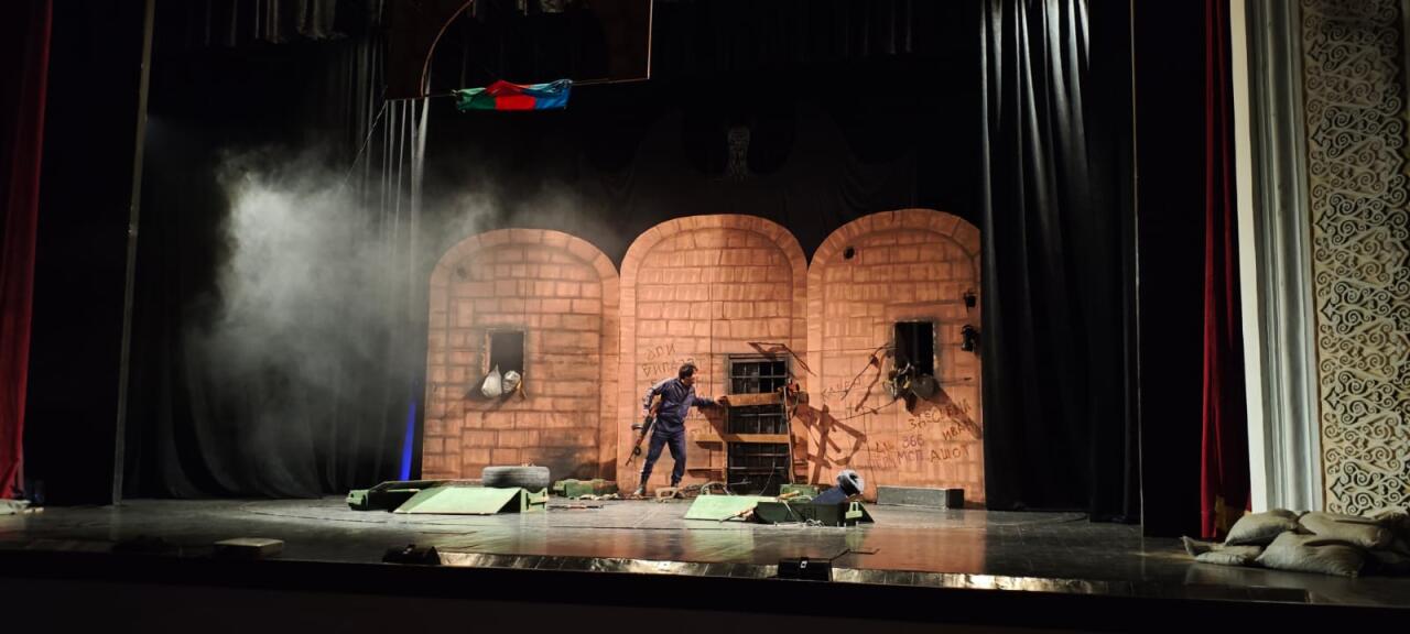 Natiq Qasımova həsr olunan “Ölməz” tamaşası Heydər Əliyev Fondunun dəstəyi ilə Mingəçevirdə təqdim edilib