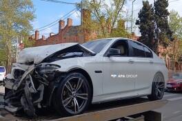 В Гяндже после ДТП повреждены линии связи, газа и электроснабжения