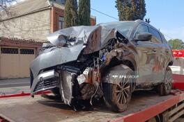 В Гяндже после ДТП повреждены линии связи, газа и электроснабжения