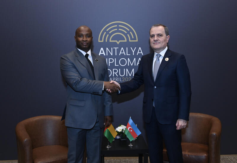 Главы МИД Азербайджана и Гвинеи-Бисау обсудили перспективы сотрудничества