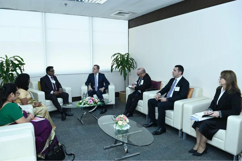 Шри-Ланка выразила благодарность Азербайджану за гуманитарную помощь