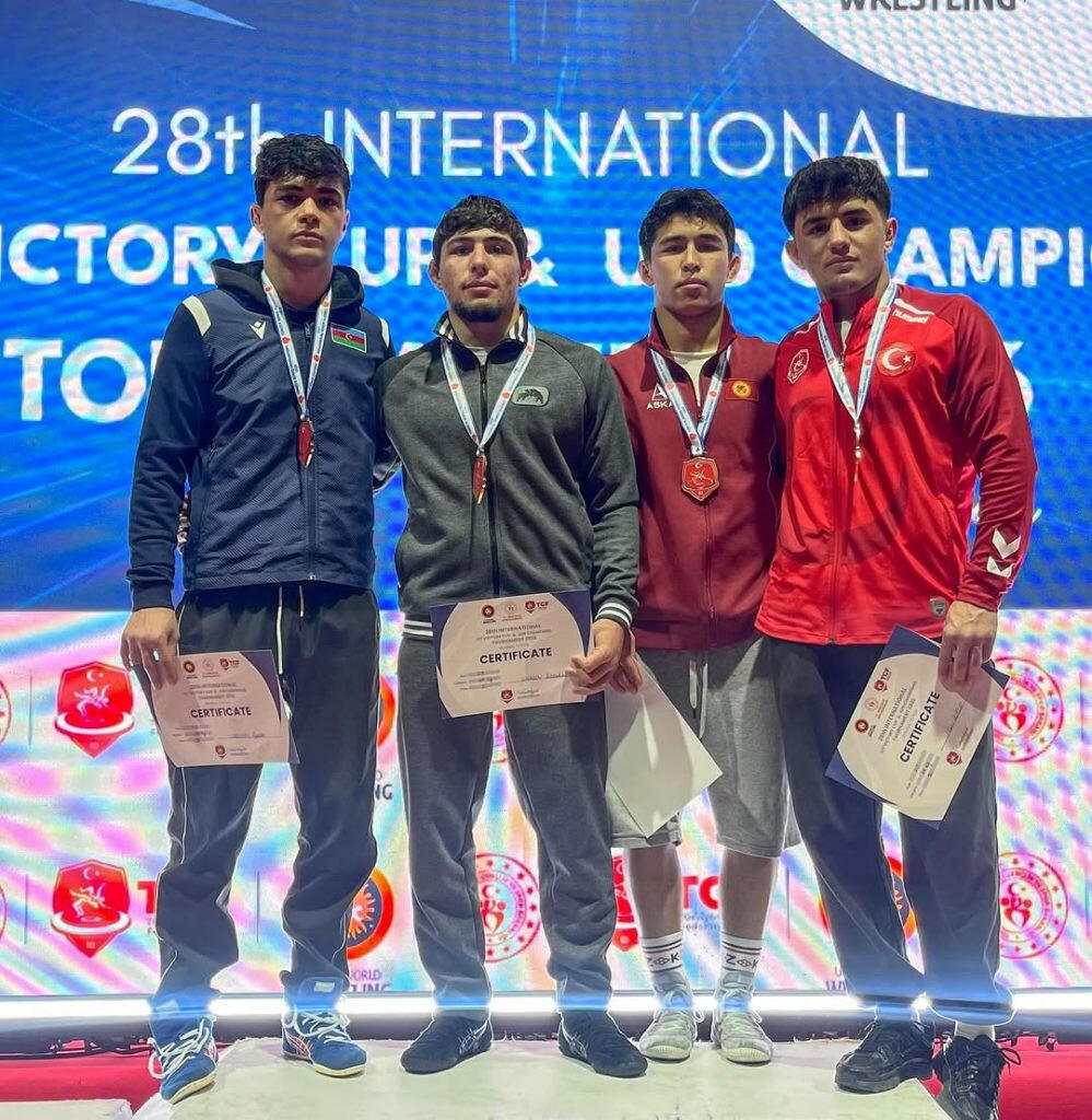 Азербайджанские борцы завоевали золотые медали на турнире в Турции