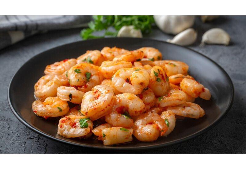 Шеф объяснила, что нужно делать перед жаркой морепродуктов