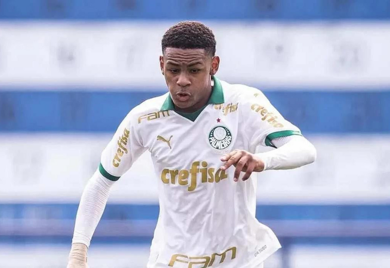 "МЮ" готов предложить 40 млн евро за 16-летнего игрока