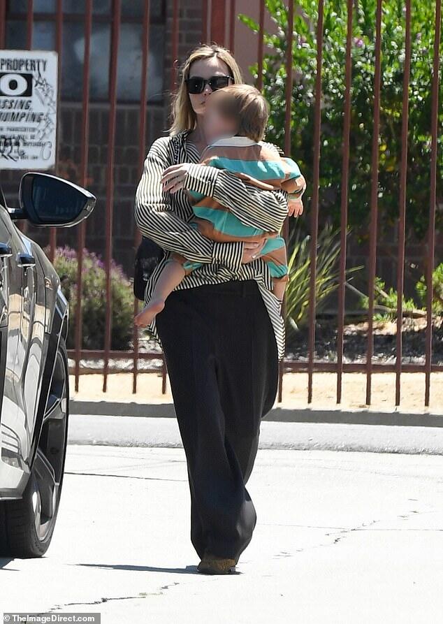 Марго Робби впервые за долгое время вышла на публику с повзрослевшим сыном