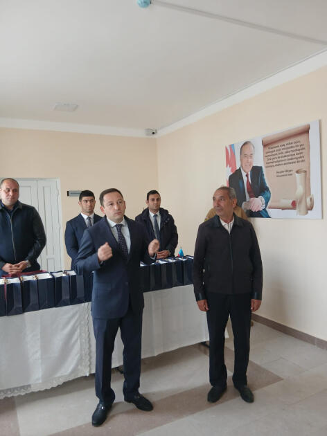 В поселок Гырмызы Базар прибыла очередная группа бывших вынужденных переселенцев