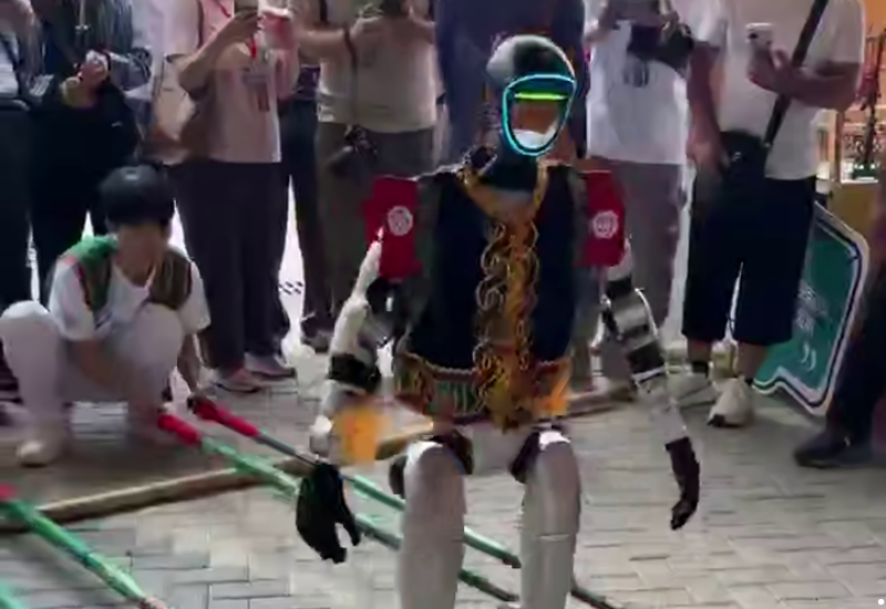 Человекоподобные роботы добрались до китайских традиций