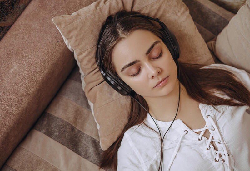 Мозг каждого человека «настроен» на музыку с рождения