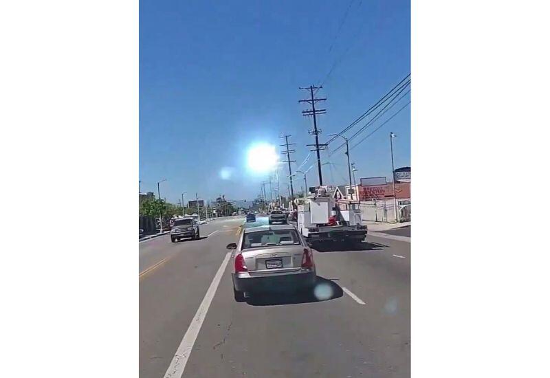 Небольшой самолет врезался в линии электропередач в США