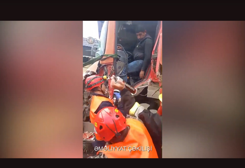 Два грузовика столкнулись в Агсу