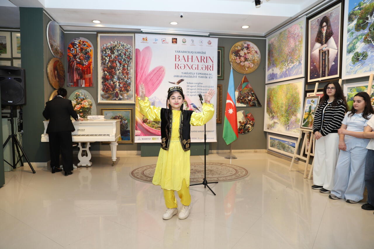 В Баку прошел двухдневный арт-марафон "Соприкоснись с природой, передай ее загадочную красоту!"