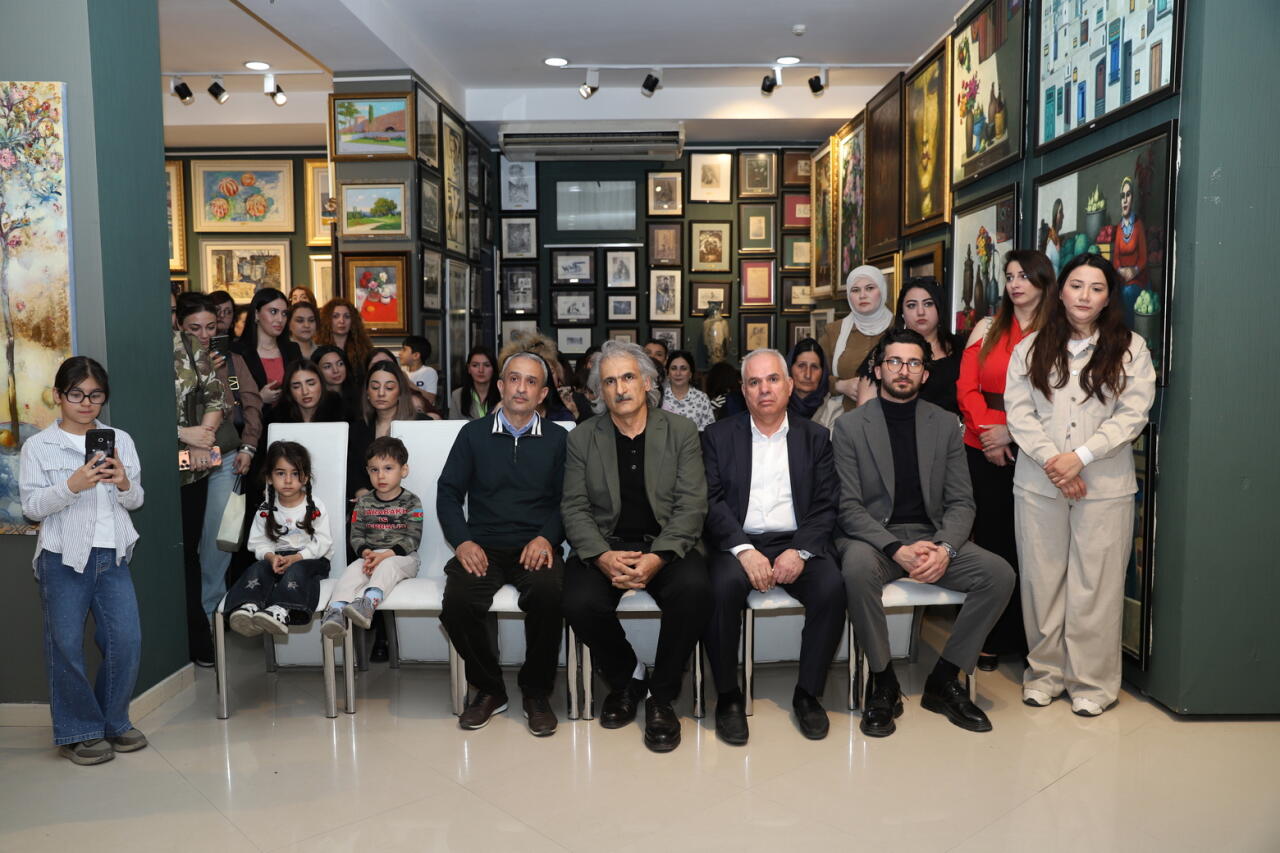 В Баку прошел двухдневный арт-марафон "Соприкоснись с природой, передай ее загадочную красоту!"