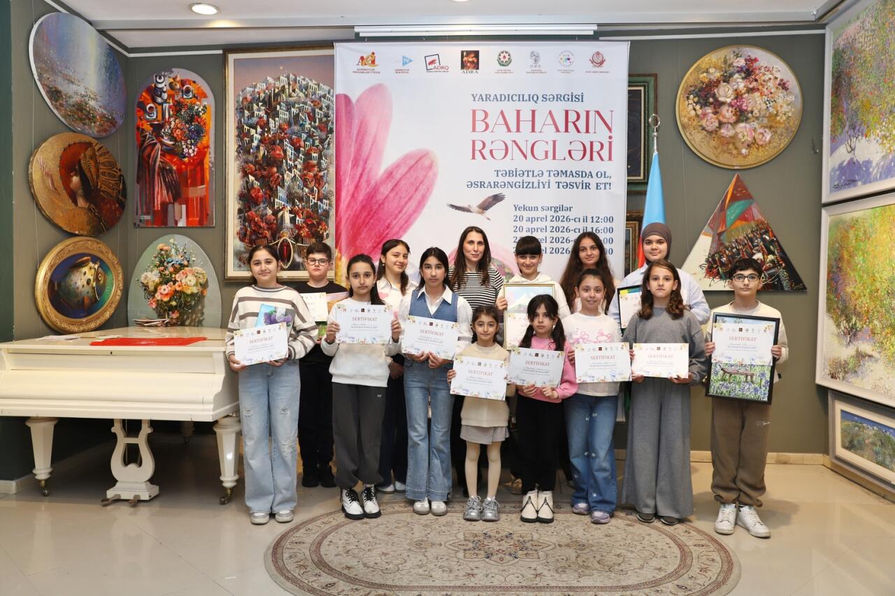 В Баку прошел двухдневный арт-марафон "Соприкоснись с природой, передай ее загадочную красоту!"