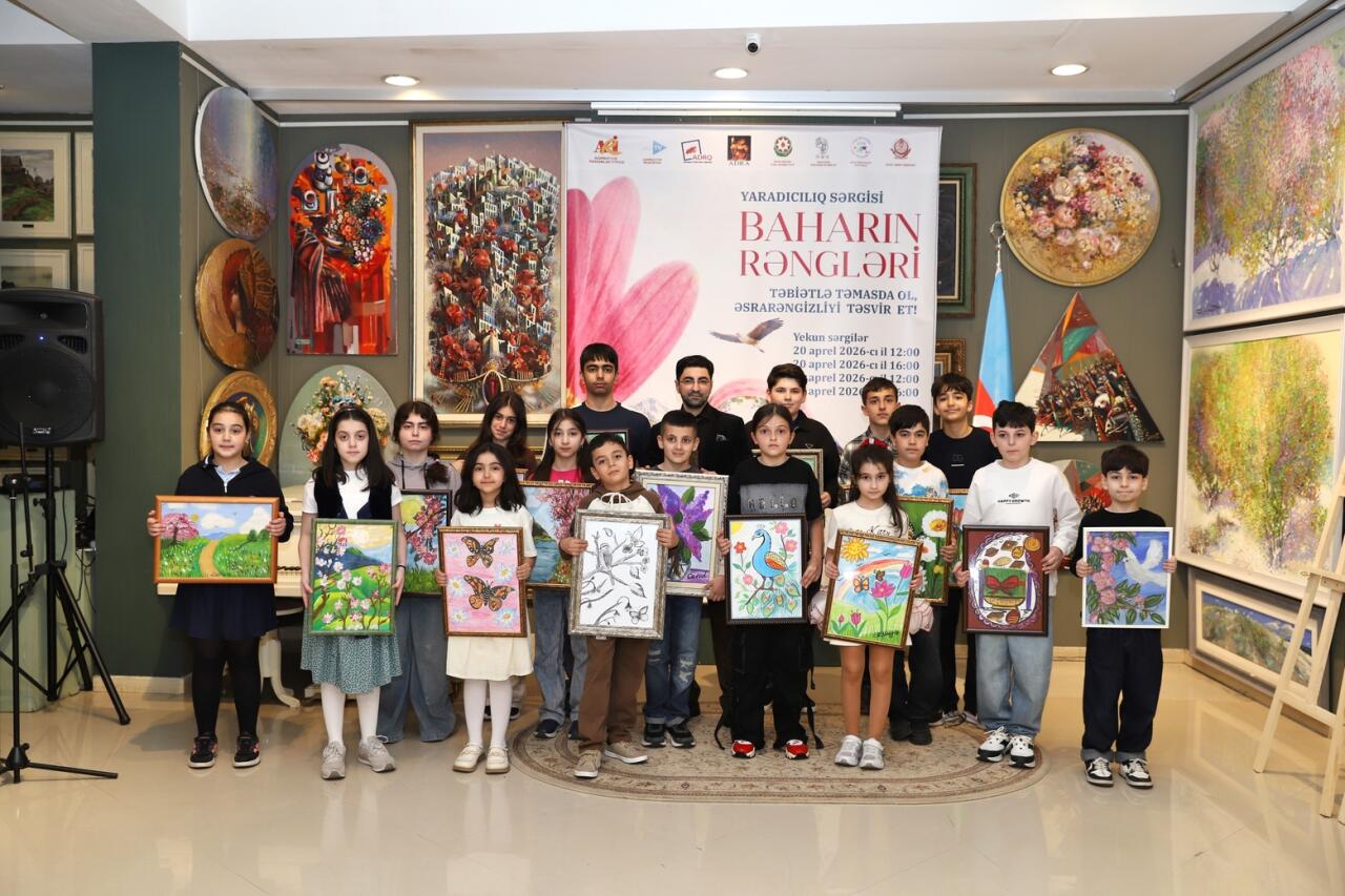 В Баку прошел двухдневный арт-марафон "Соприкоснись с природой, передай ее загадочную красоту!"