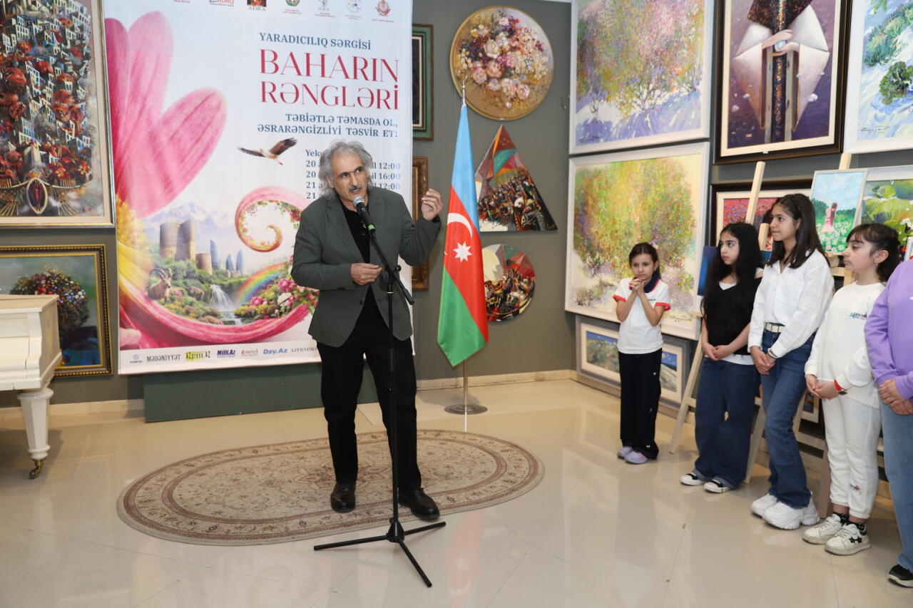 В Баку прошел двухдневный арт-марафон "Соприкоснись с природой, передай ее загадочную красоту!"