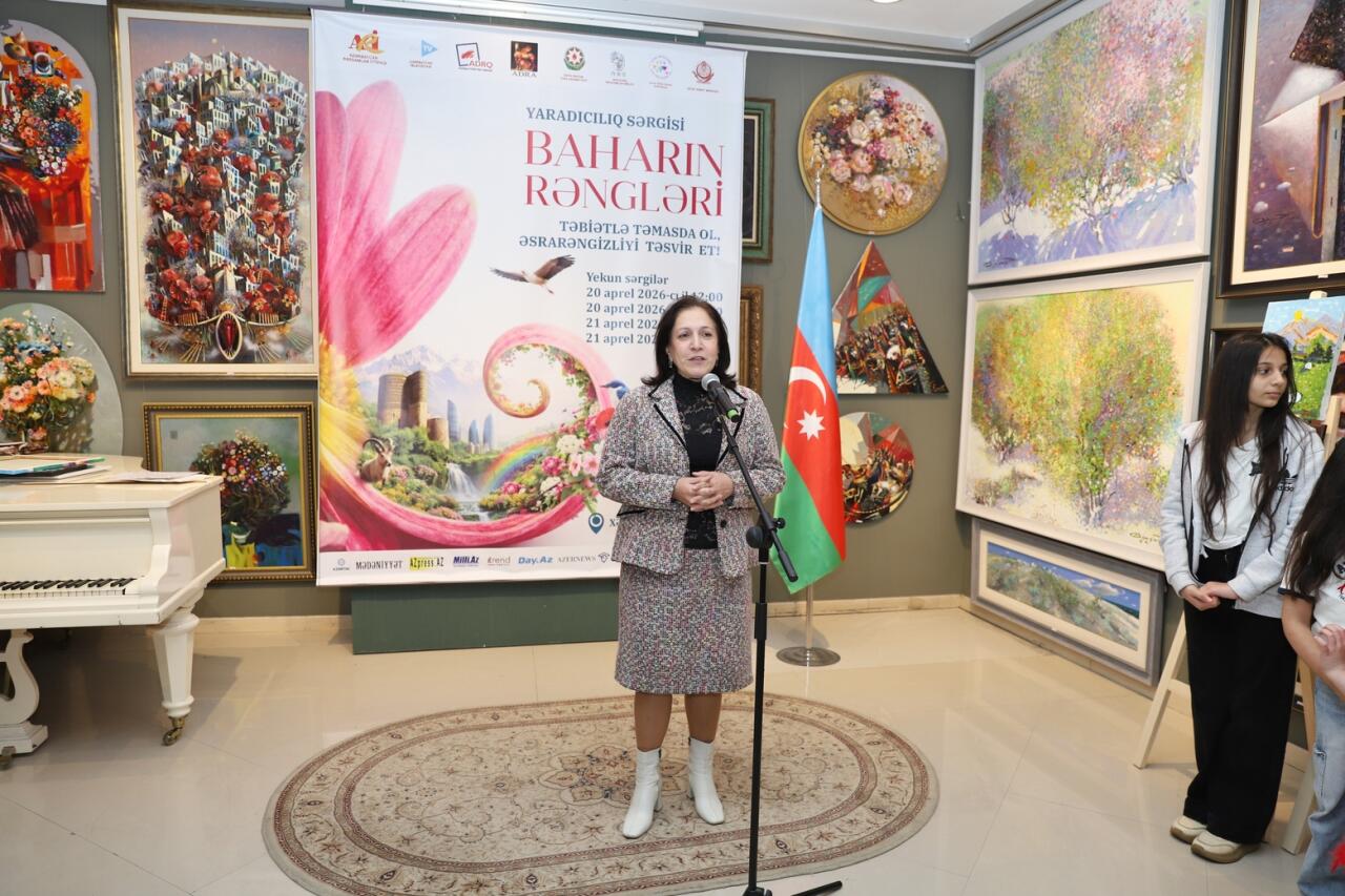 В Баку прошел двухдневный арт-марафон "Соприкоснись с природой, передай ее загадочную красоту!"