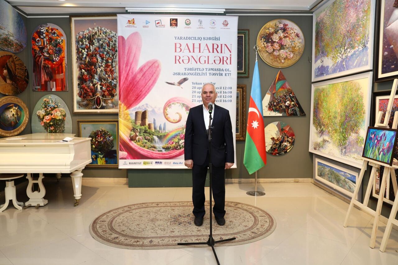 В Баку прошел двухдневный арт-марафон "Соприкоснись с природой, передай ее загадочную красоту!"