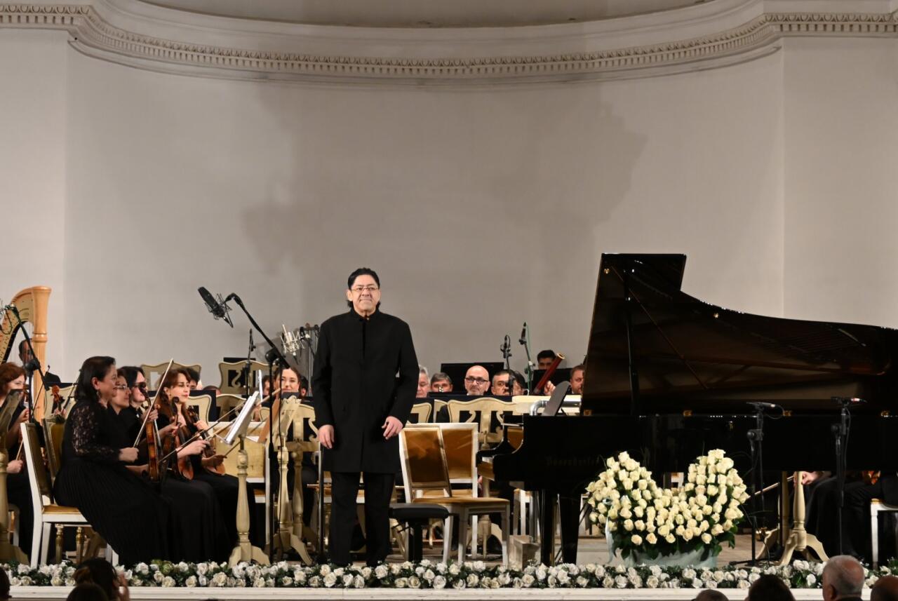 В Баку представлена мировая премьера Геннадия Ровнера "Anabasis"