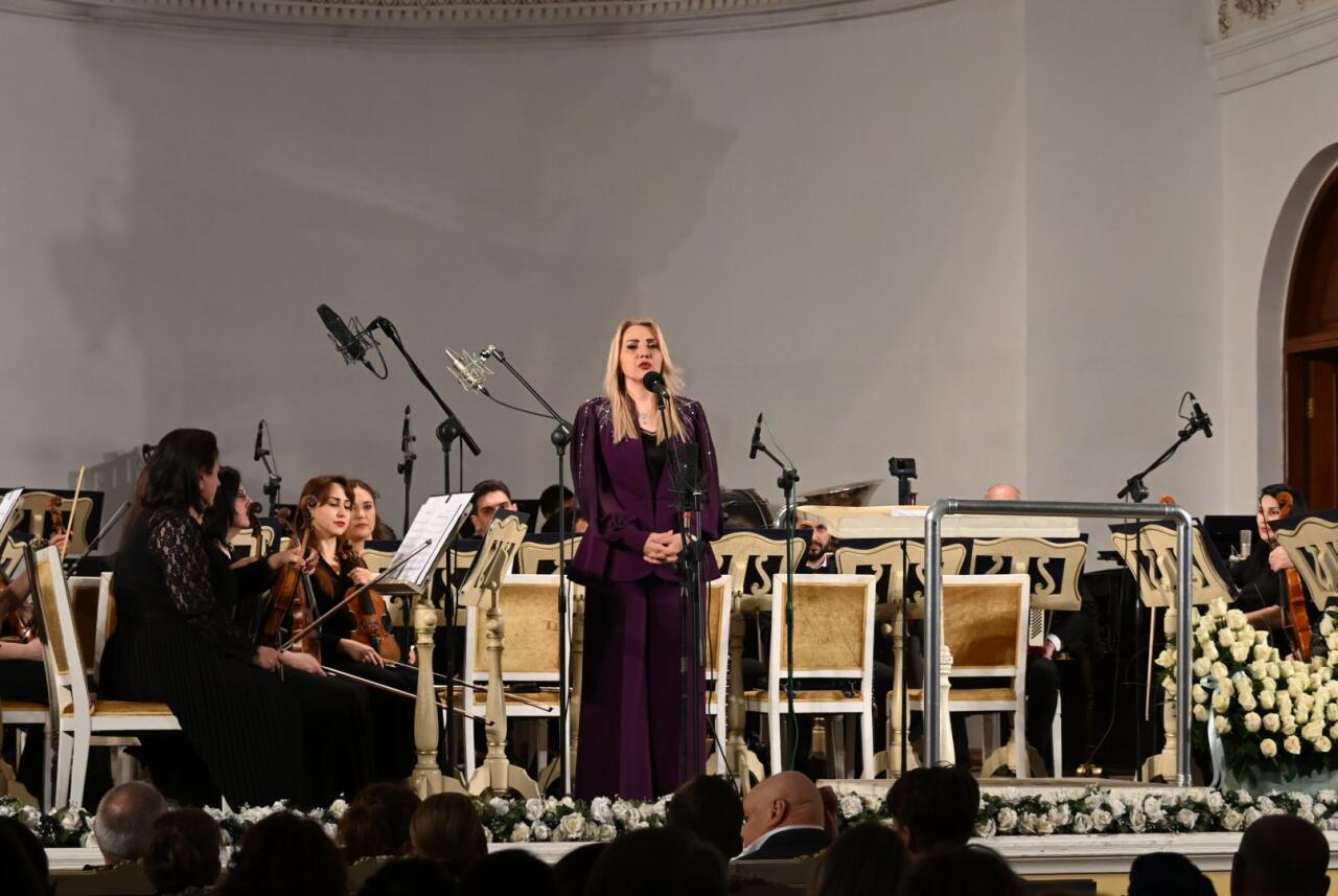 В Баку представлена мировая премьера Геннадия Ровнера "Anabasis"