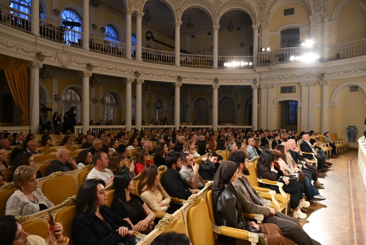 В Баку представлена мировая премьера Геннадия Ровнера "Anabasis"