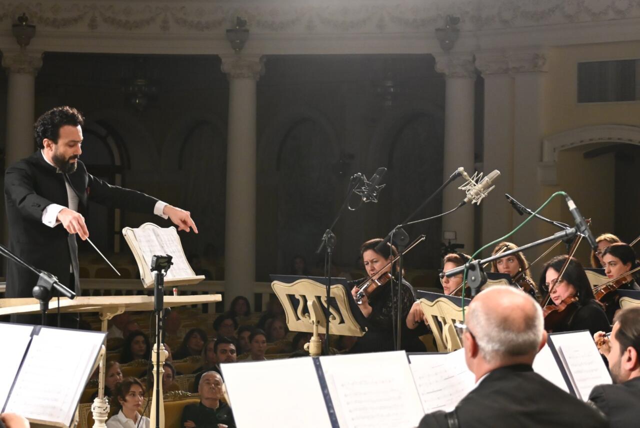 В Баку представлена мировая премьера Геннадия Ровнера "Anabasis"