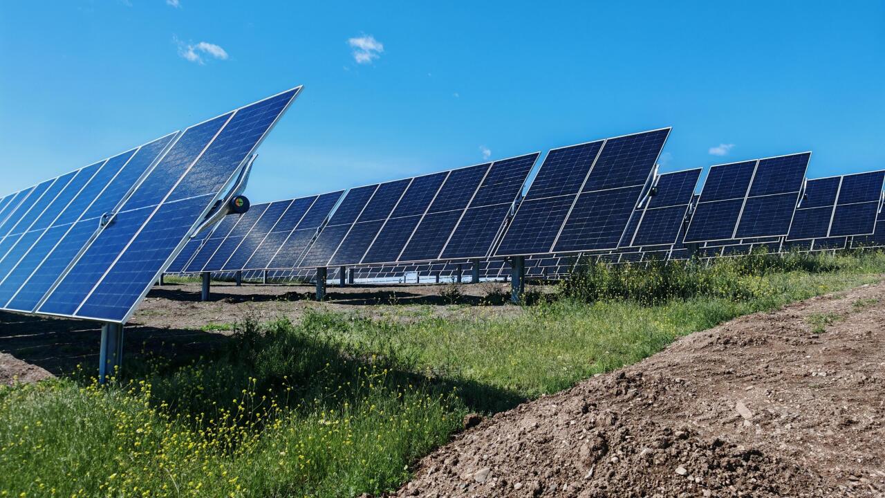 В Джабраиле в рамках проекта "Шафаг" установлен первый солнечный модуль