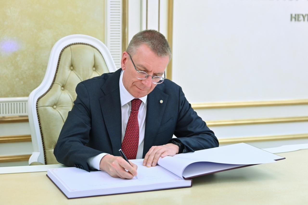 Sahibə Qafarova Latviya Prezidenti ilə görüşüb