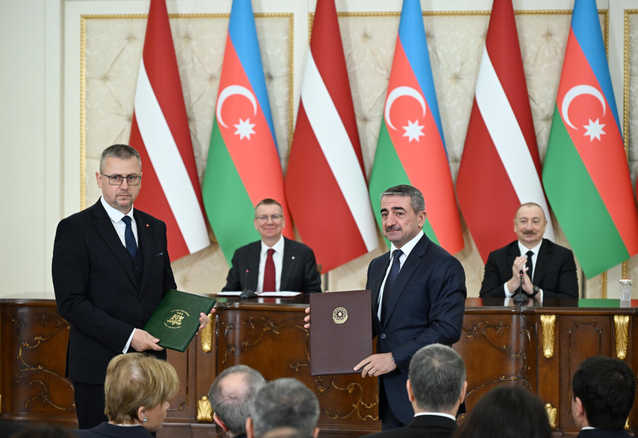 Состоялся обмен азербайджано-латвийскими документами