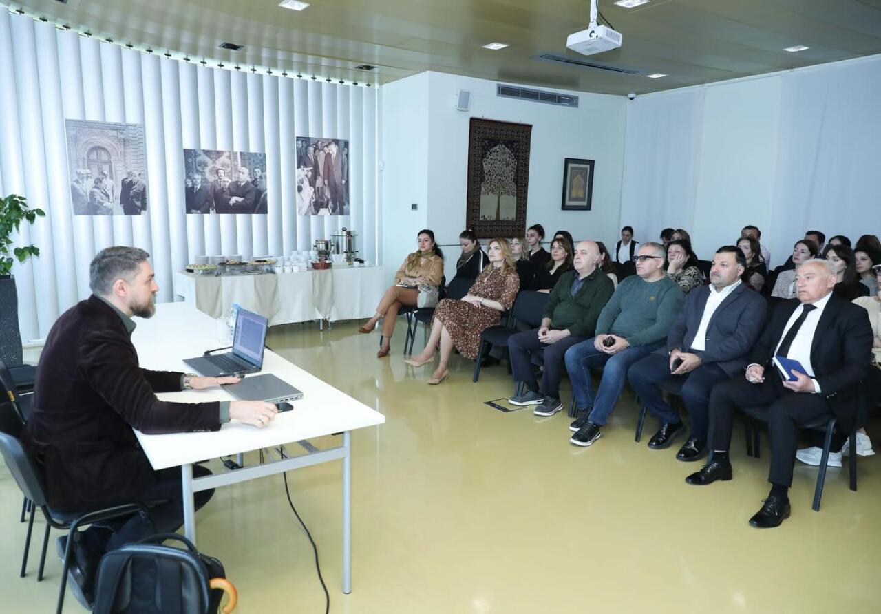 Цифра, свет, искусство: как технологии оживляют историю Азербайджана