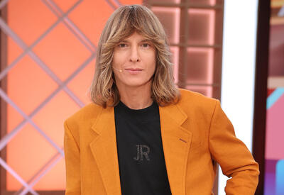 Стилист объяснил, как носить купальник в повседневном образе