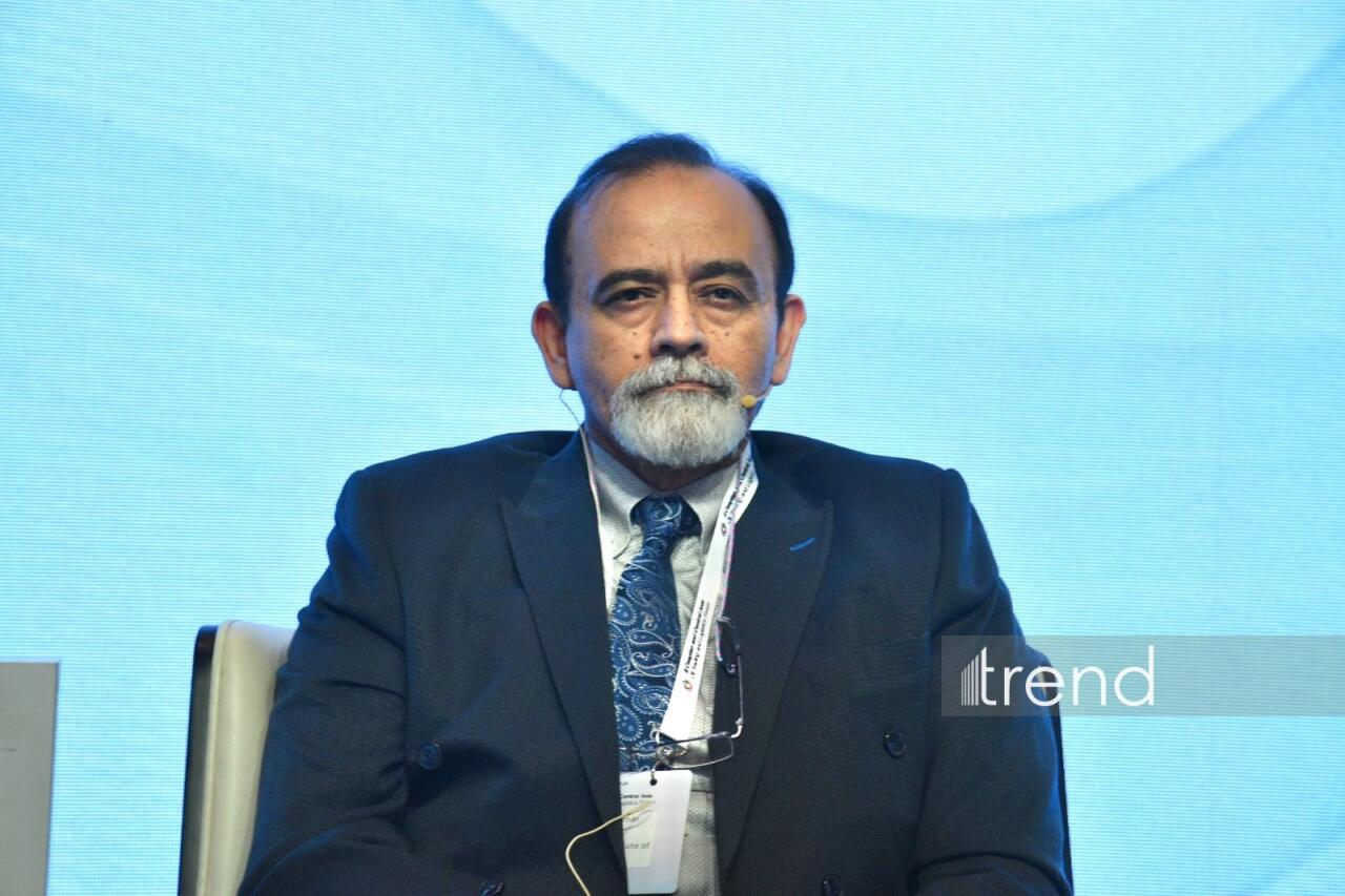 В Баку проходит Форум по логистике и торговле нефтью в Каспийском и Центральноазиатском регионах