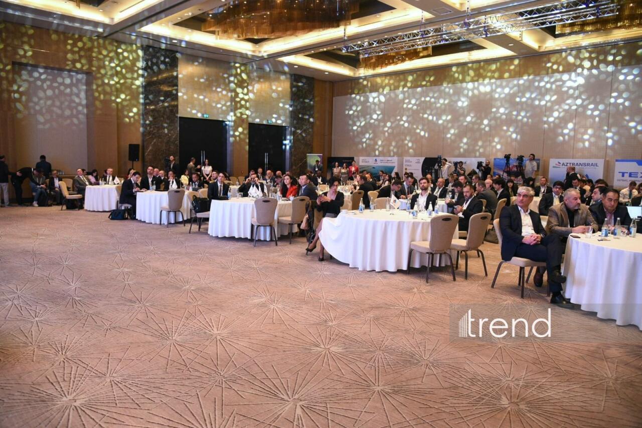 В Баку проходит Форум по логистике и торговле нефтью в Каспийском и Центральноазиатском регионах