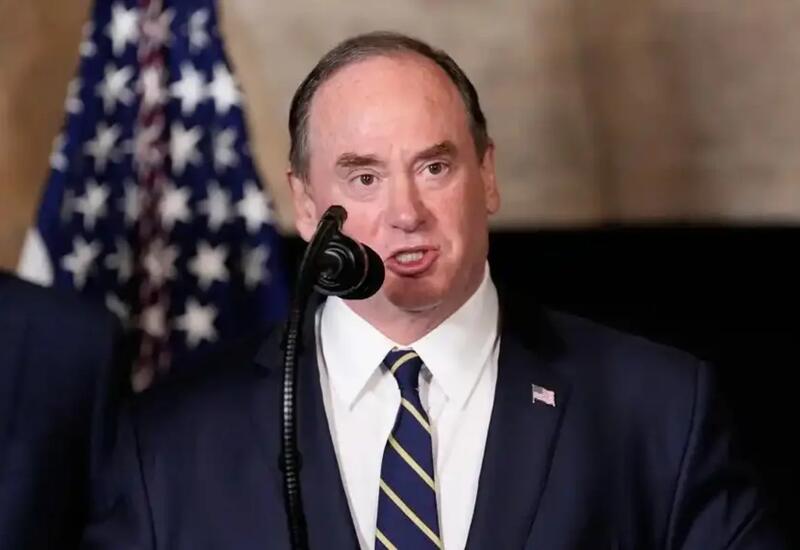 Министр ВМФ США покинул свою должность