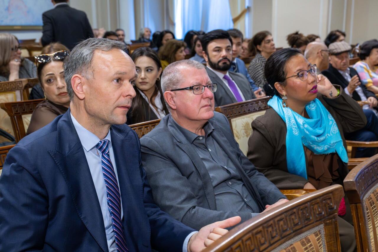 Лица, пейзажи, судьбы - палитра эпохи Джахангира Рустамова в реальности и вдохновении