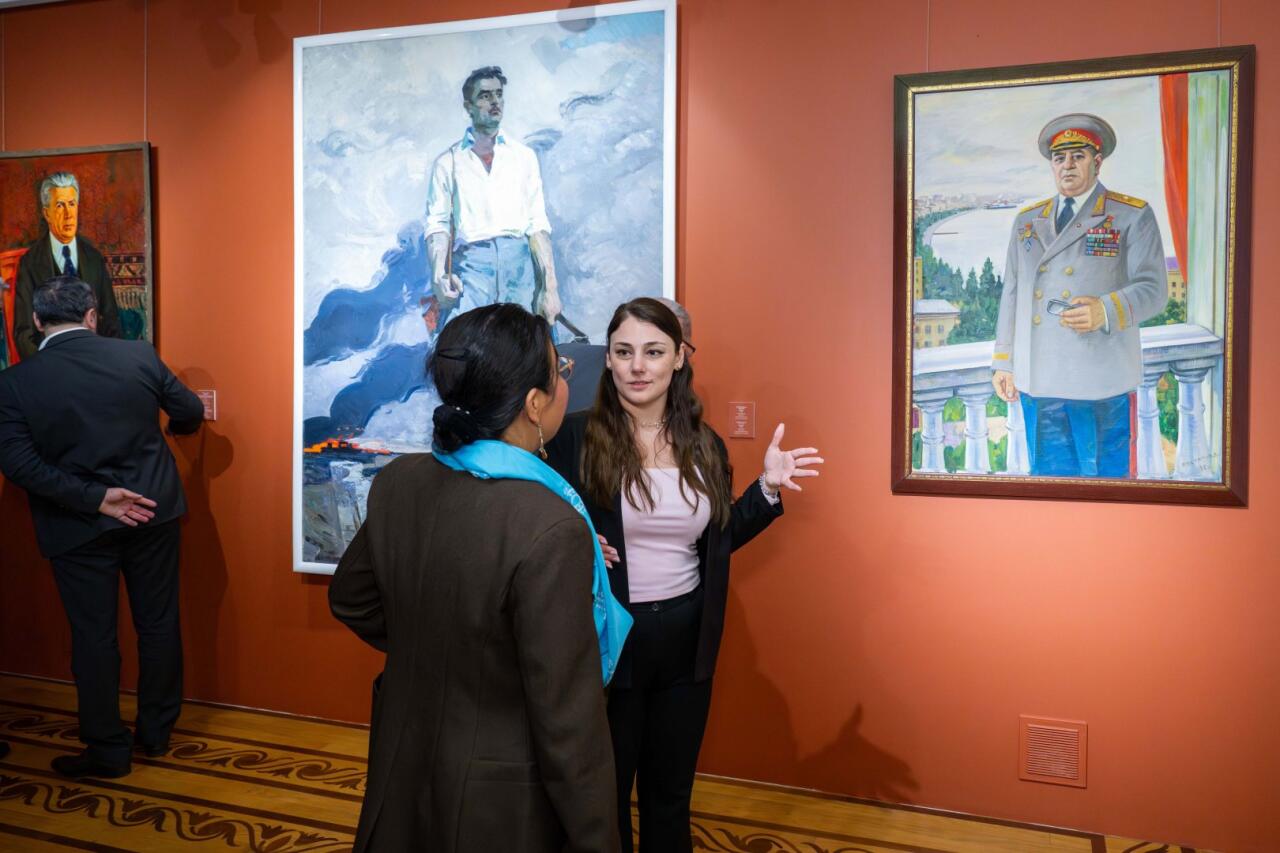 Лица, пейзажи, судьбы - палитра эпохи Джахангира Рустамова в реальности и вдохновении